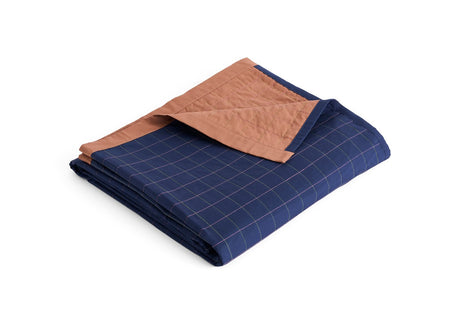 Dori sengetæppe fra Hay - Midnight blue - Jacobsen Plus