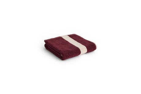 Stripe gæstehåndklæde fra HAY - Burgundy - Jacobsen Plus