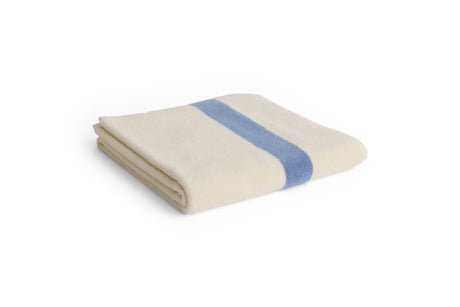 Stripe badehåndklæde fra HAY - Dusty blue - Jacobsen Plus