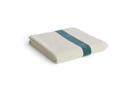 Stripe badehåndklæde fra HAY - Petrol blue - Jacobsen Plus