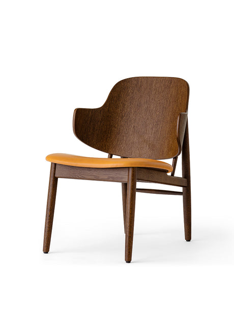 Audo Copenhagen - The Penguin Wooden loungestol, sædepolstret - Rødbejdset eg - Logan Fossil (tekstil) - Jacobsen Plus