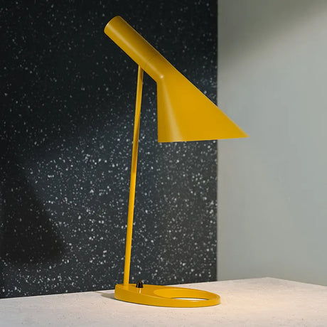 AJ bordlampe fra Louis Poulsen - Sort - Jacobsen Plus