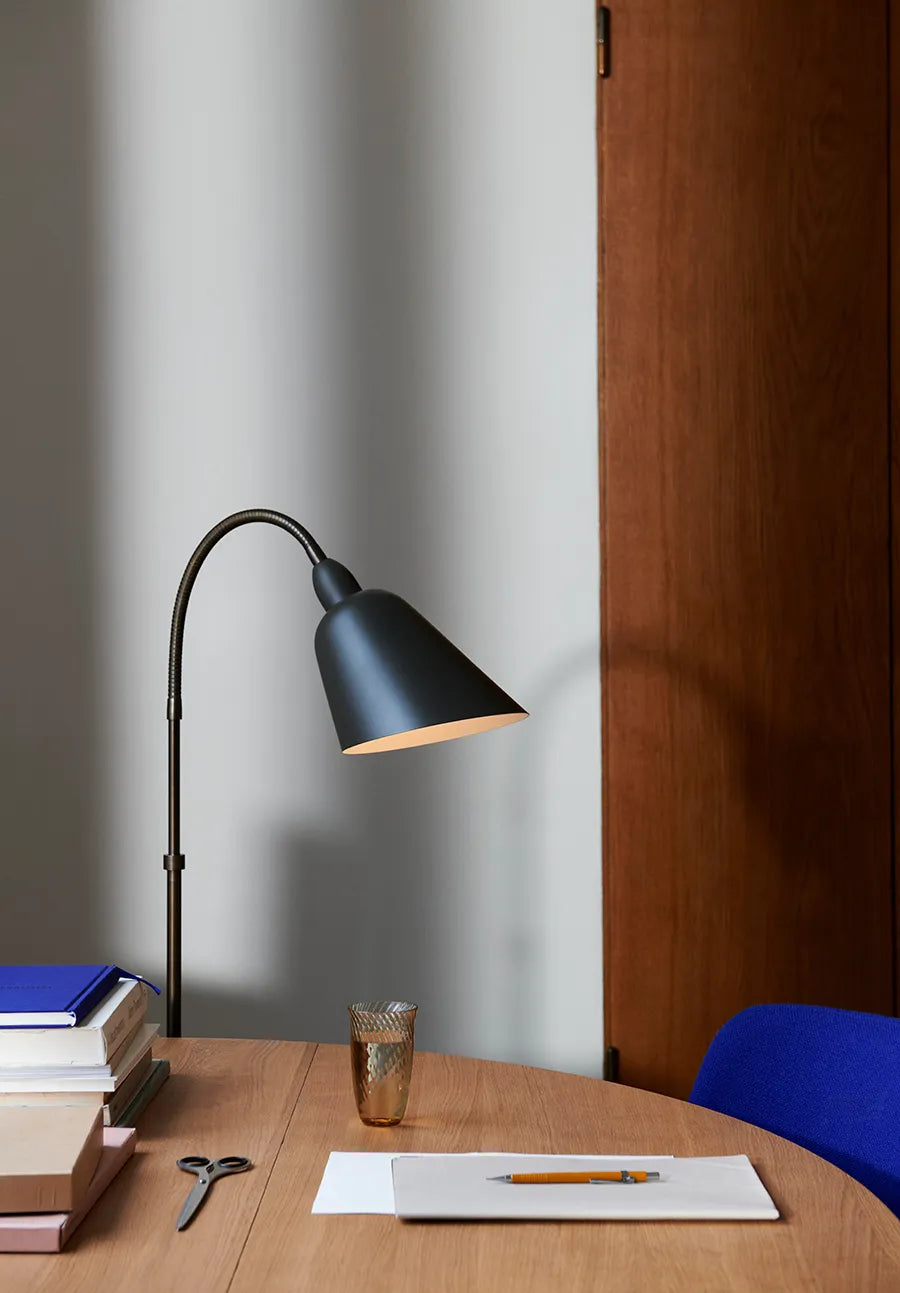 AJ7 Bellevue gulvlampe af Arne Jacobsen
