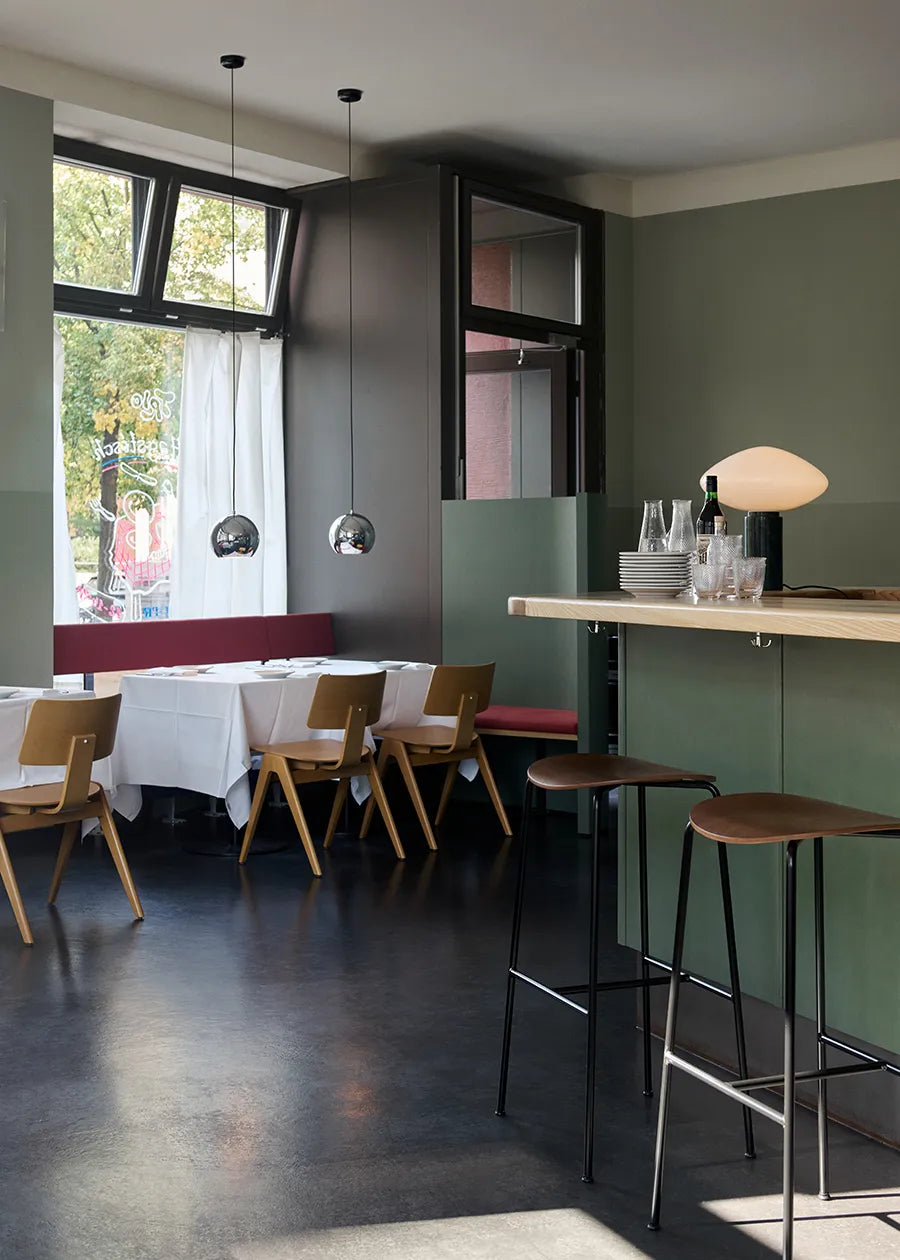 Pavilion Counter Stool AV37 fra &Tradition