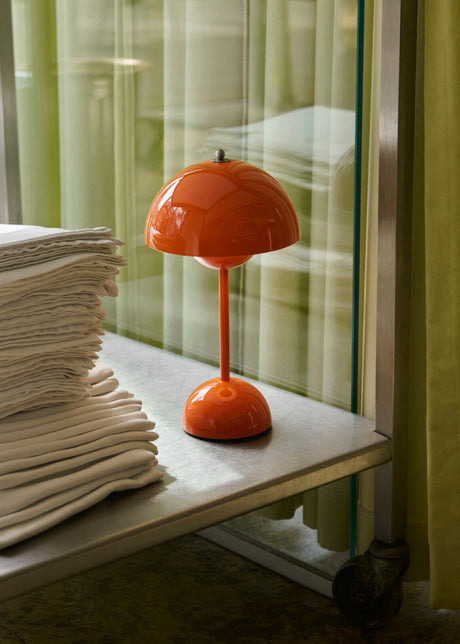 Flowerpot Portable VP9 Bordlampe af Verner Panton - 1 - Jacobsen Plus