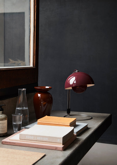 Flowerpot VP4 bordlampe af Verner Panton - Matt black - Jacobsen Plus