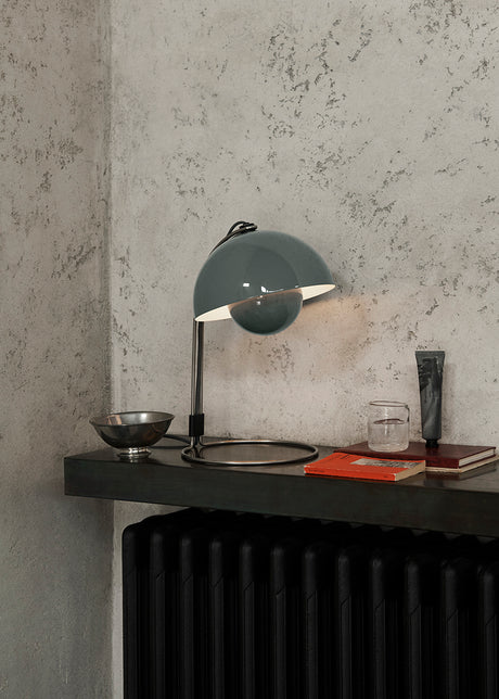 Flowerpot VP4 bordlampe af Verner Panton - Matt black - Jacobsen Plus