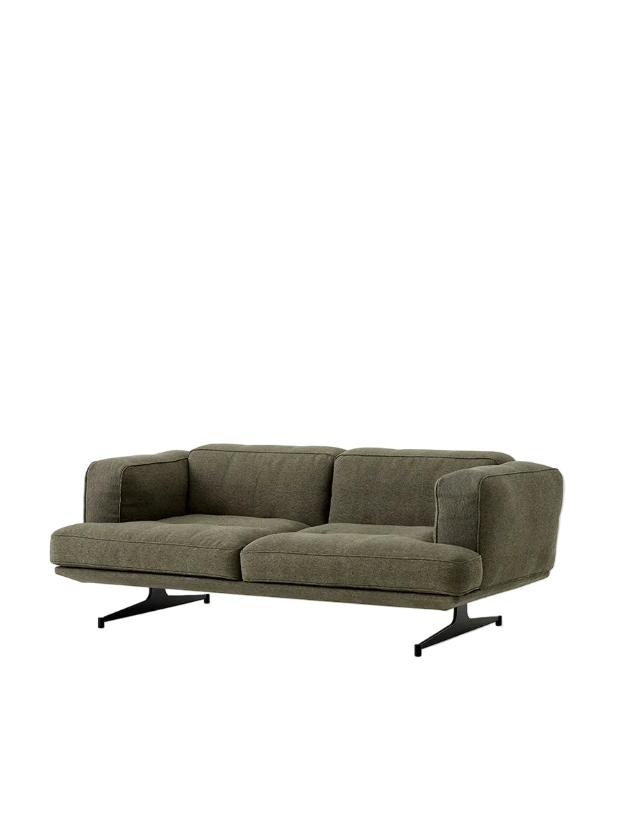 Inland AV22 sofa fra &Tradition - Clay 0014 - sort stel - Jacobsen Plus