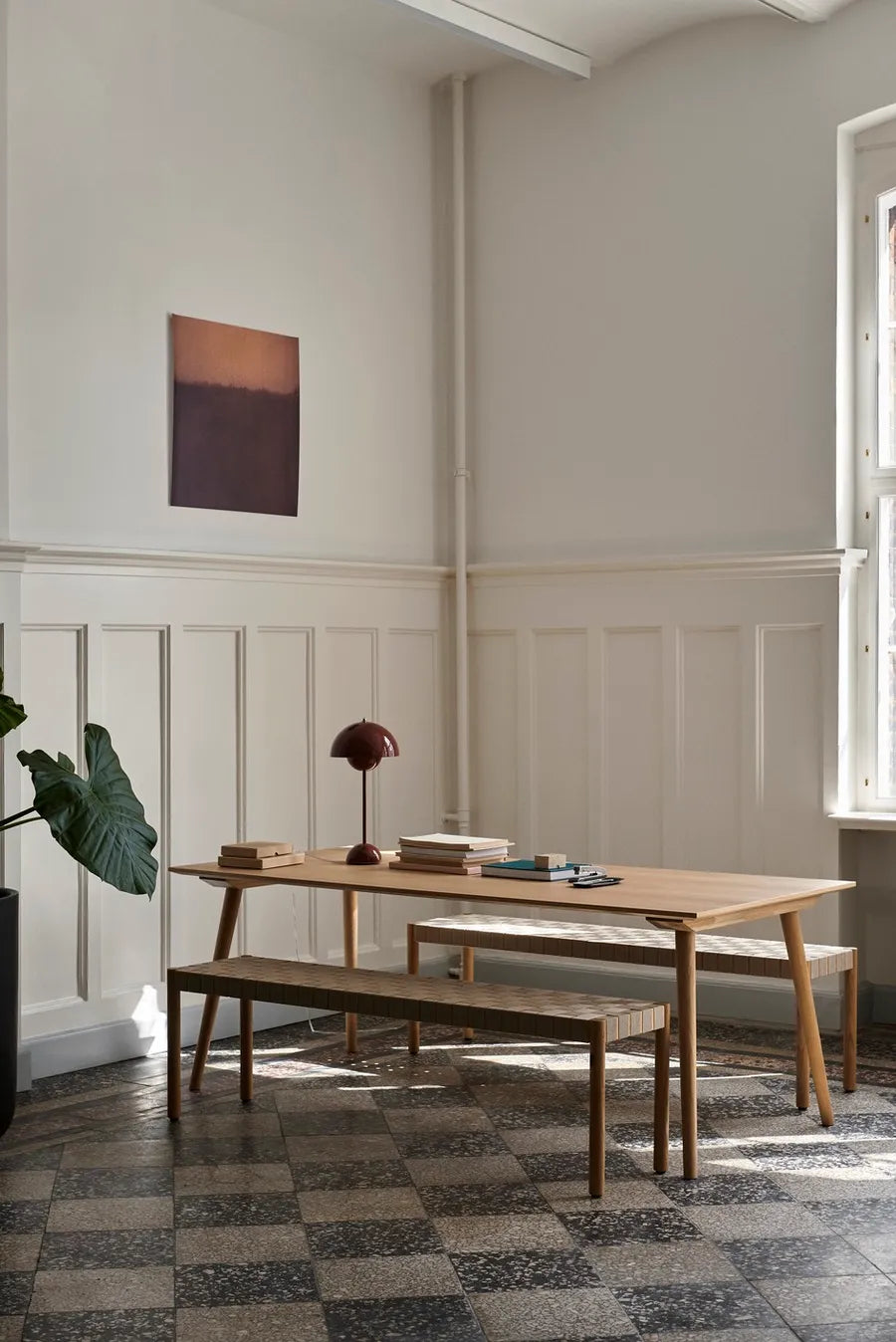 Betty bænk TK5 fra &Tradition