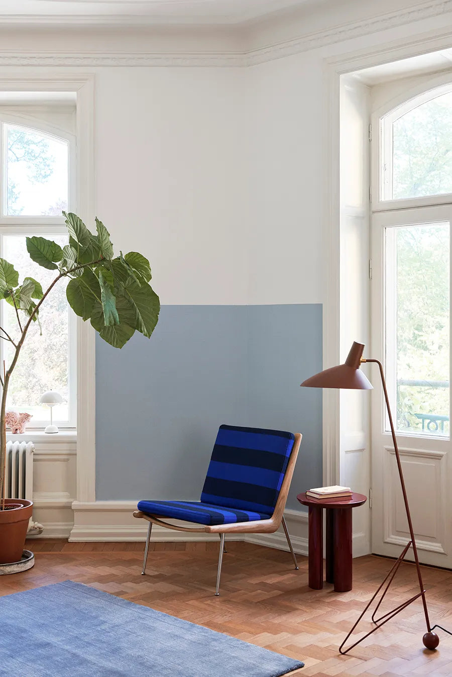 Tung JA3 sidebord, Burgundy Red fra &Tradition