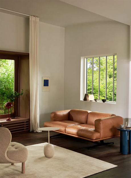 Inland AV22 sofa fra &Tradition - Clay 0011 - sort stel - Jacobsen Plus