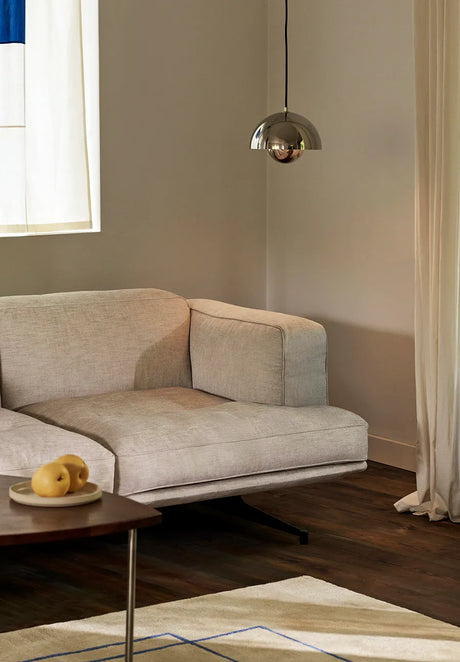 Inland AV22 sofa fra &Tradition - Noble Cognac Læder - Jacobsen Plus