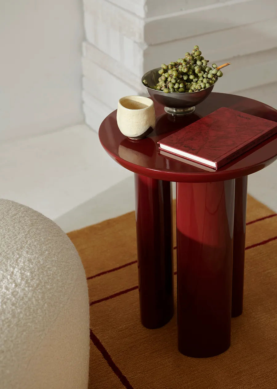 Tung JA3 sidebord, Burgundy Red fra &Tradition