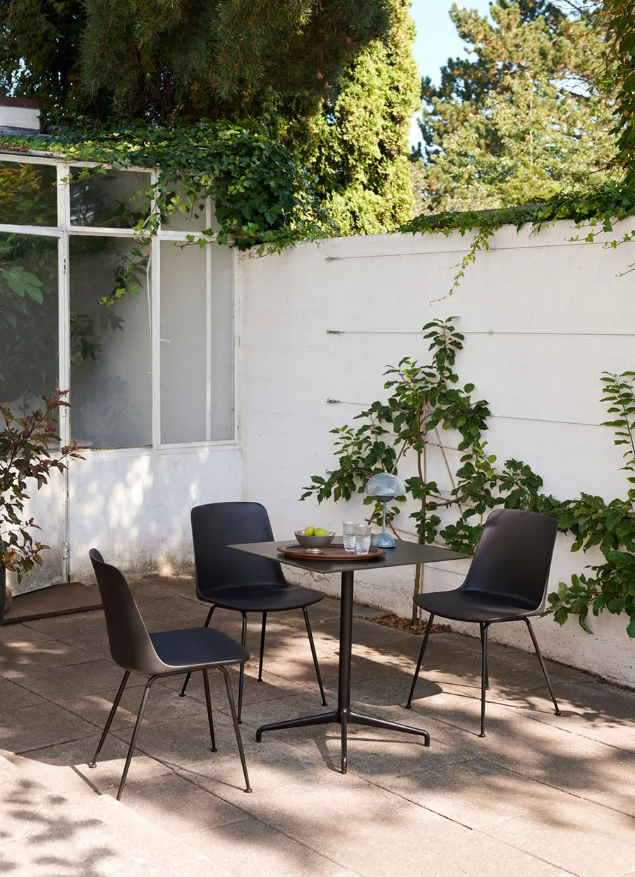 Rely Outdoor Stol HW70 fra &Tradition