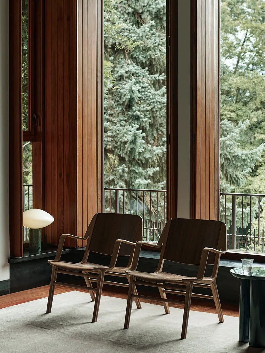 AX HM11 Stol, eg/valnød fra &Tradition