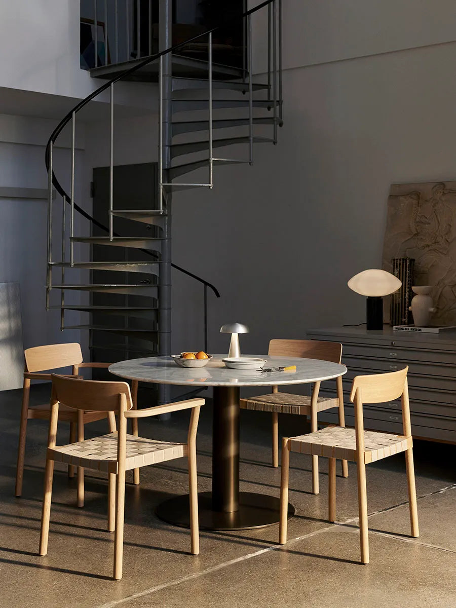 Betty TK10 Spisebordsstol, eg fra &Tradition