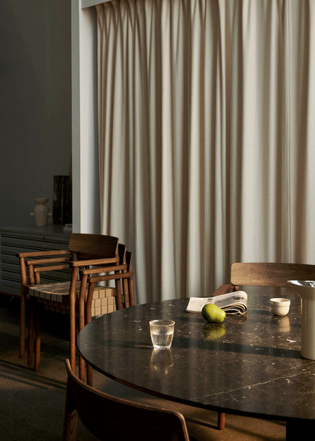 In Between Bord SK20, Bronzed stel fra &tradition - Nero Marquina - Jacobsen Plus