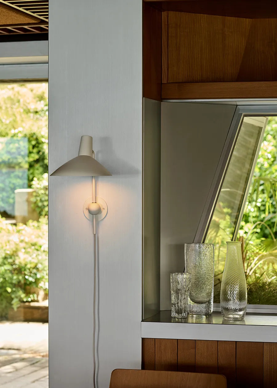 Tripod HM12 Væglampe af Hvidt & Mølgaard