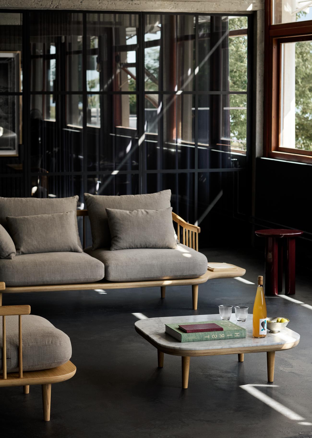 Fly Sofa m. Sidebord SC3 fra &Tradition