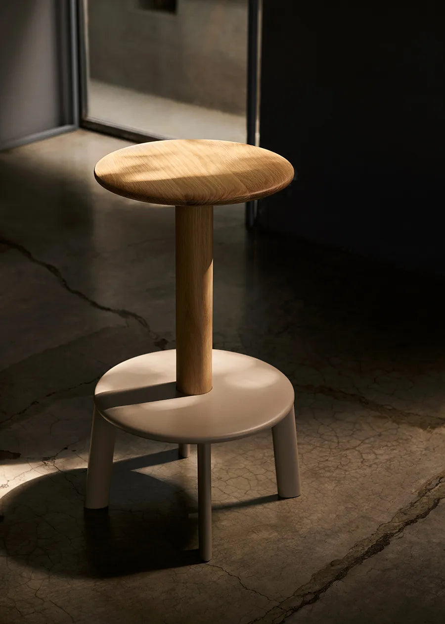 Massif AV39 Counter Stool fra &Tradition