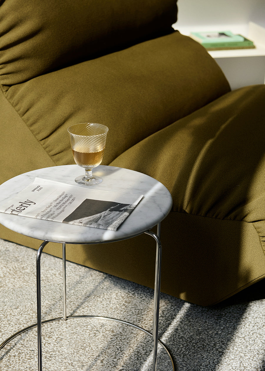 Wire Stool Marble Top fra &Tradition