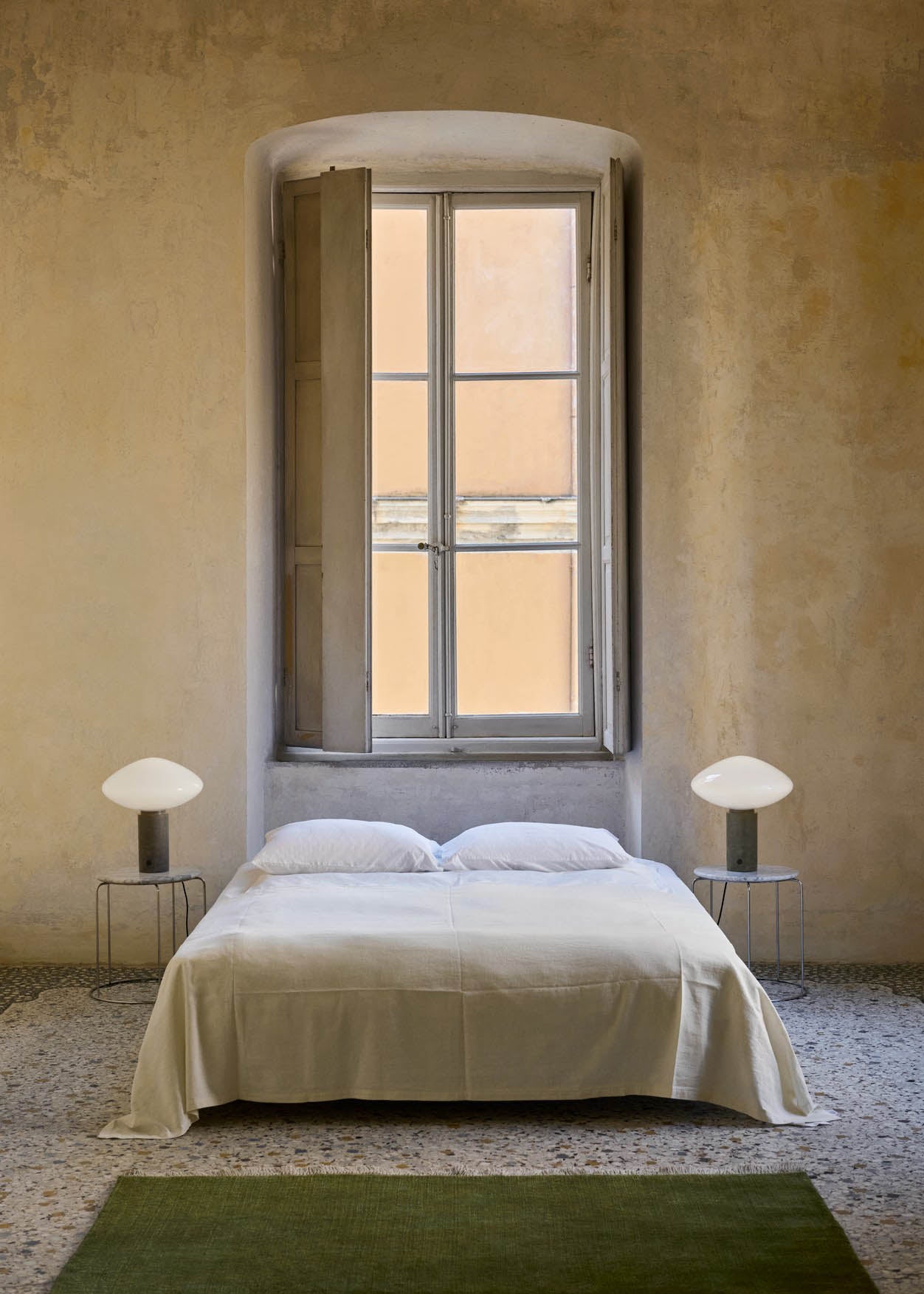 Wire Stool Marble Top VP11 af Verner Panton