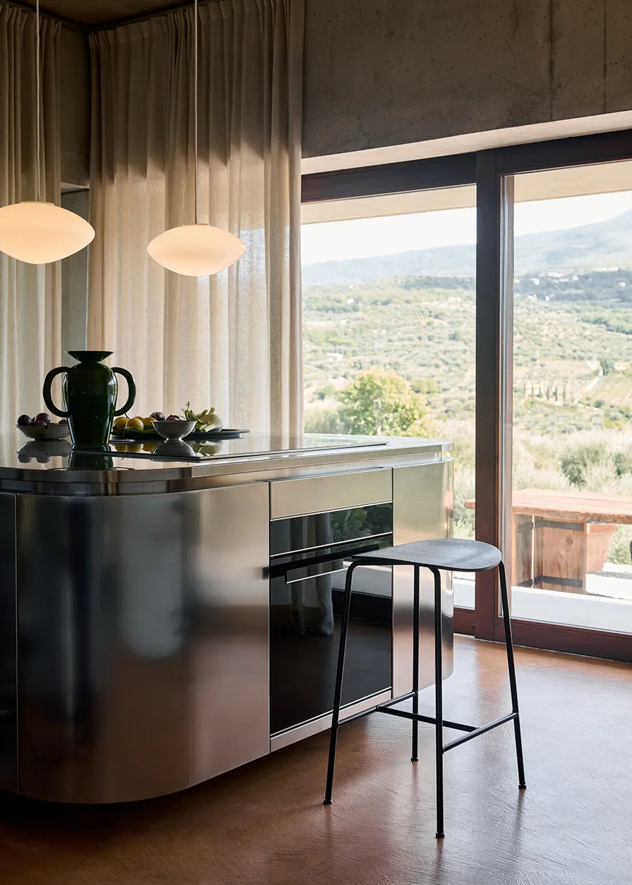 Pavilion Counter Stool AV37 fra &Tradition