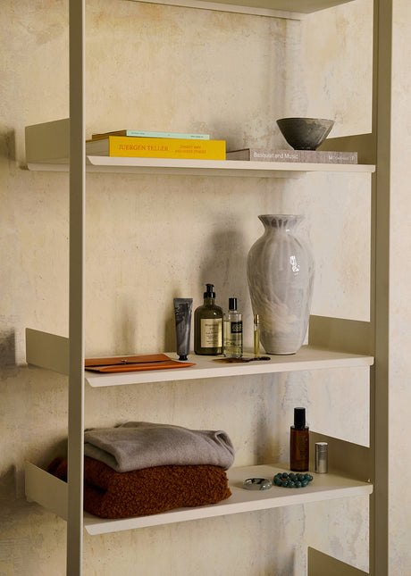 Rombe IF1, Full Bay Shelves fra &Tradition - Alabaster w. Alabaster shelves - Jacobsen Plus