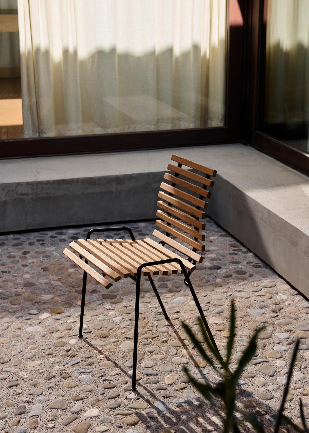 RHF Terrace cafésæt i teak/sort med 2 stole og 1 bord fra &Tradition - 5 - Jacobsen Plus