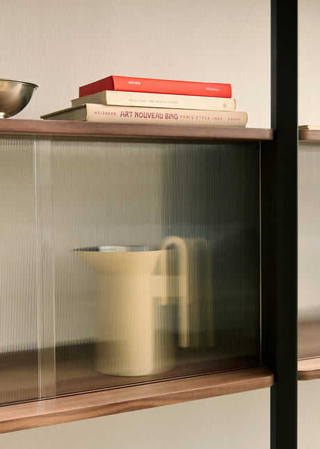 Rombe, Configuration K fra &Tradition - Alabaster w. Alabaster shelves - Jacobsen Plus