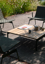 Ville loungesæt i Teak & Bronze Green med 1 loungebord, 1 skammel og 2 stole fra &Tradition - 2 - Jacobsen Plus