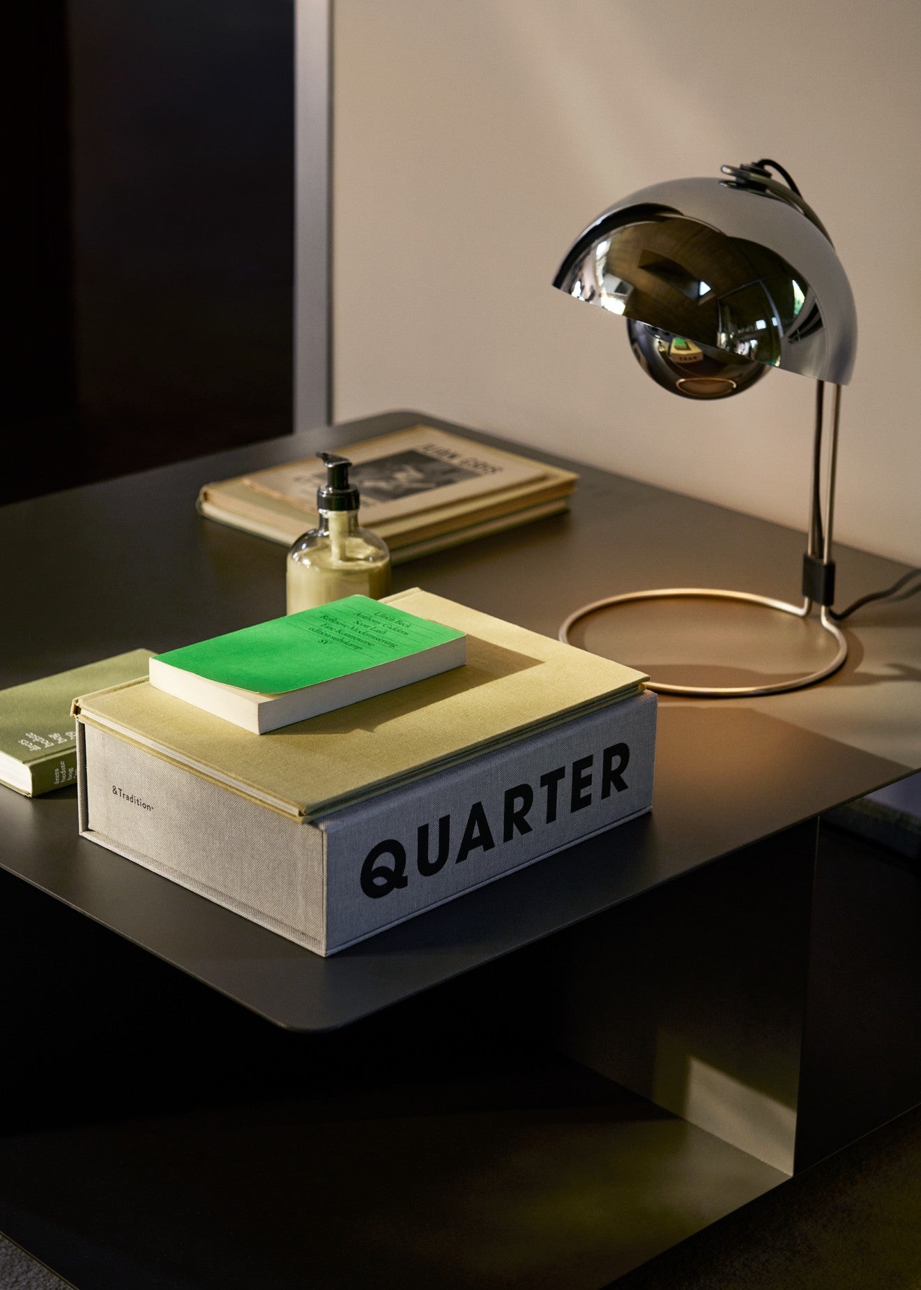 Flowerpot VP4 bordlampe af Verner Panton