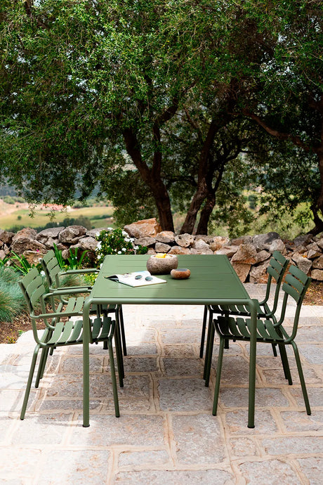 Avanti Dining table 153 x 98 cm fra Houe - Olive Green stel - Olive Green aluminium bordplade - Jacobsen Plus