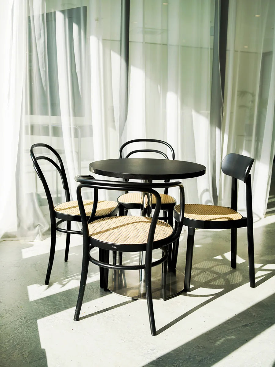 214 Spisestol, sort fra Thonet