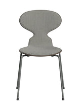 3101 Myren Stol, forsidepolstret af Arne Jacobsen - Deep Clay farvet ask-Sunniva 153 tekstil / Silver Grey - Jacobsen Plus