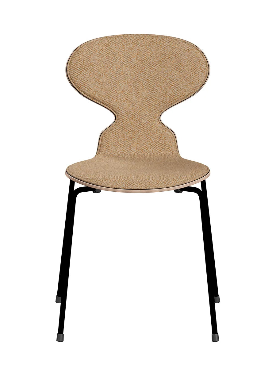 3101 Myren Stol, forsidepolstret af Arne Jacobsen - Egefinér-Vanir 413 tekstil / Sort - Jacobsen Plus