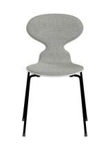 3101 Myren Stol, forsidepolstret af Arne Jacobsen - Hvidfarvet ask-Hallingdal 110 tekstil / Sort - Jacobsen Plus