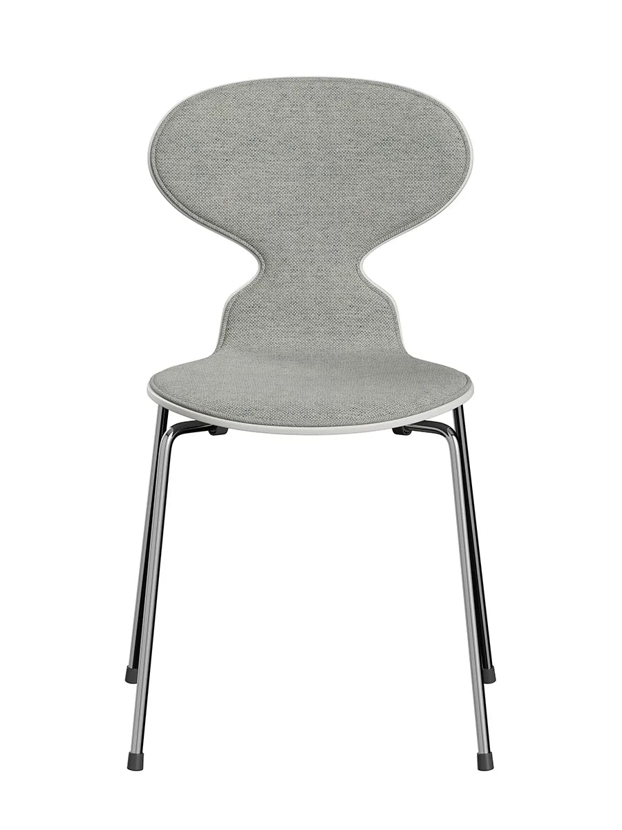 3101 Myren Stol, forsidepolstret af Arne Jacobsen - Hvidfarvet ask-Hallingdal 110 tekstil / Krom - Jacobsen Plus