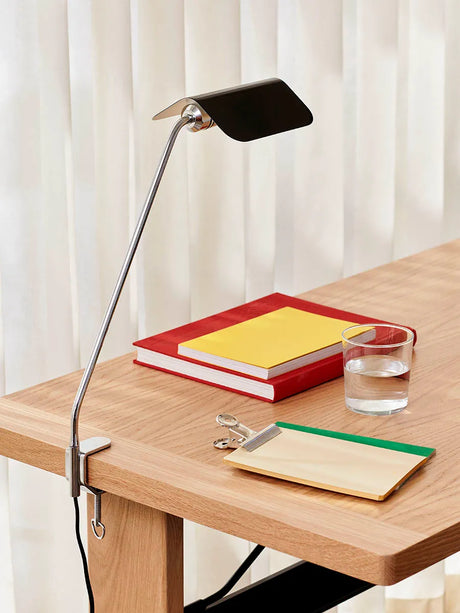 Apex Desk Clip Lamp fra Hay - 2 - Jacobsen Plus