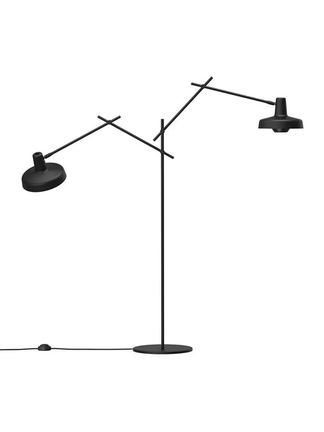 Arigato 2 gulvlampe fra Grupa - Sort - Jacobsen Plus