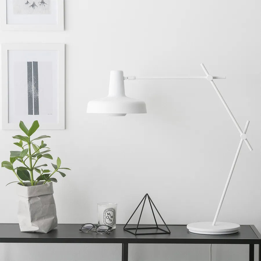 Arigato bordlampe fra Grupa