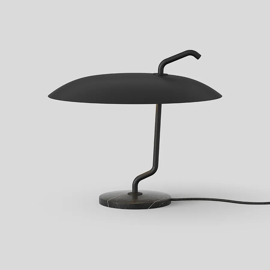 Model 537 Bordlampe fra Astep - All Black - Jacobsen Plus