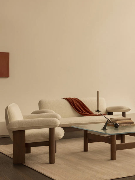 Brasilia Sofa, Sheepskin fra Audo Copenhagen - Moonlight - Oak - Jacobsen Plus