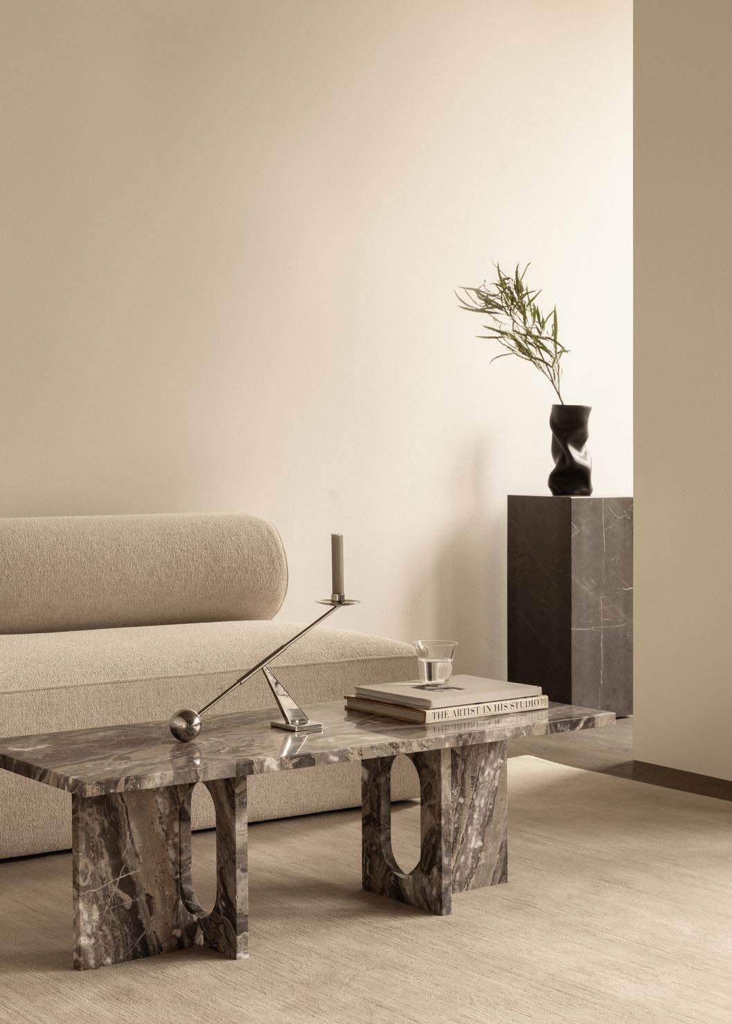 Androgyne Lounge Table, stone/marble fra Audo Copenhagen