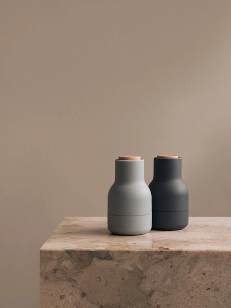 Bottle Grinder Small, ash/carbon fra Audo Copenhagen - 2 - Jacobsen Plus
