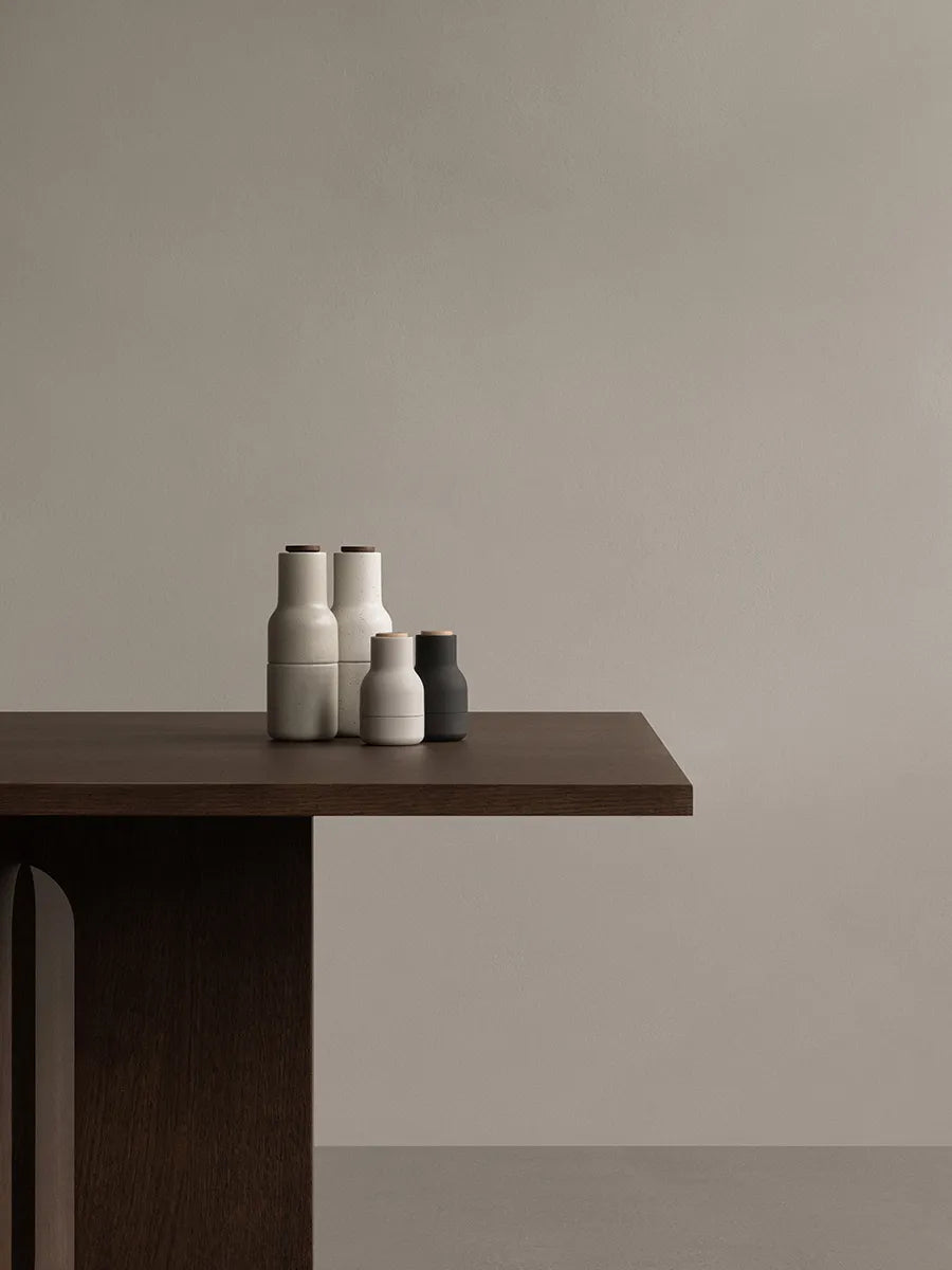 Bottle Grinder Small, ash/carbon fra Audo Copenhagen