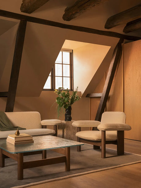 Brasilia Lounge Chair, low back, textile fra Audo Copenhagen - Audo Bouclé 02 - Oak - Jacobsen Plus