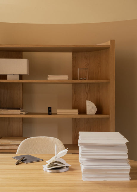 Crescent reol, egefiner fra Audo Copenhagen - H60 cm. - Jacobsen Plus