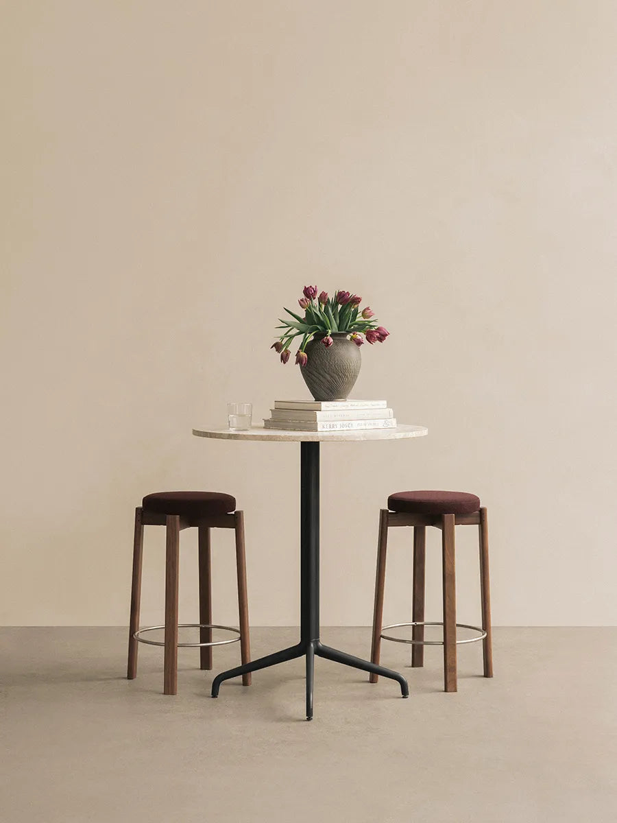 Passage Counter Stool, upholstered fra Audo Copenhagen