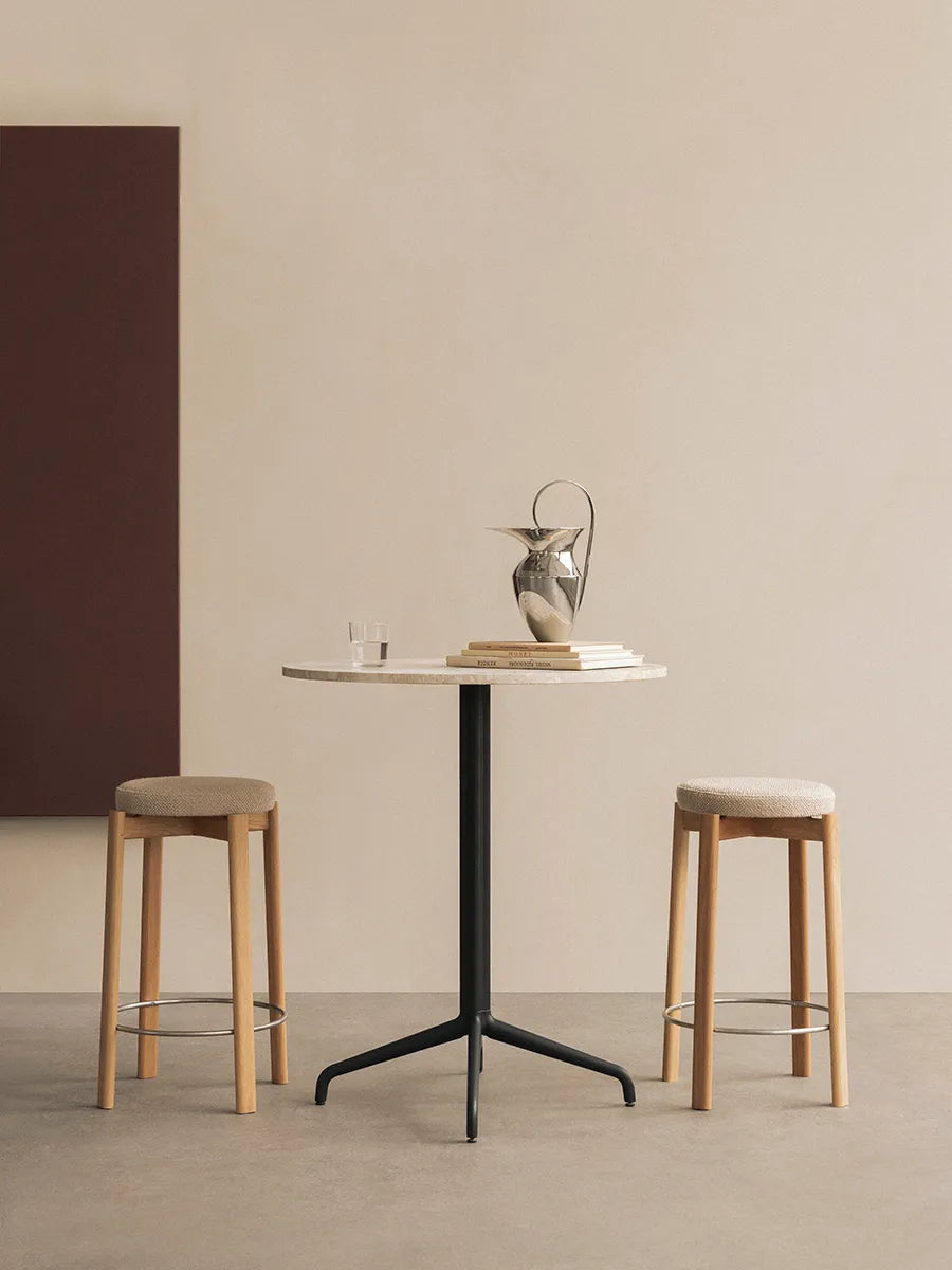 Passage Counter Stool, upholstered fra Audo Copenhagen - 2 - Jacobsen Plus